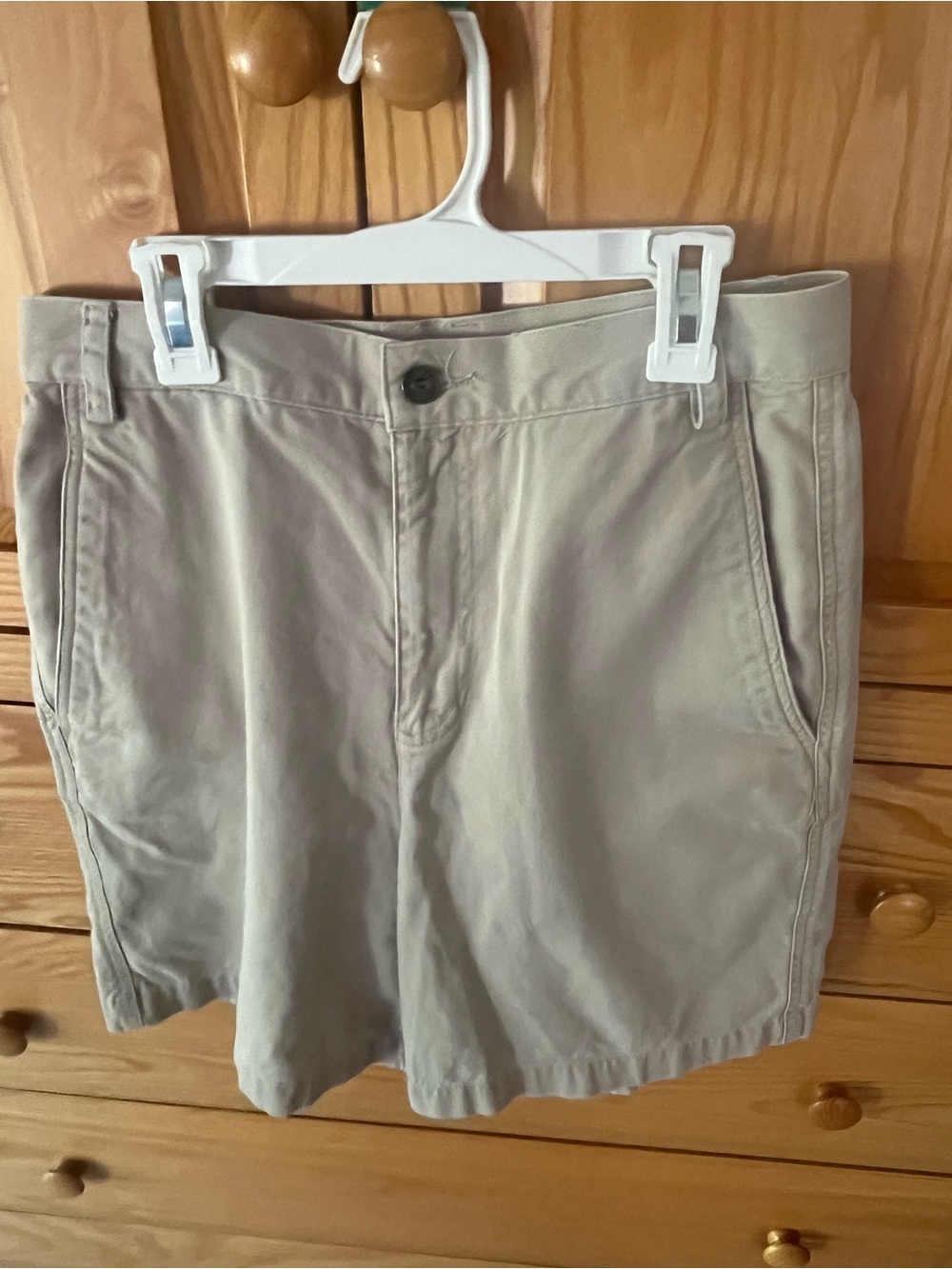 Liz Claiborne Light Khaki Flat-Front Women’s Shorts